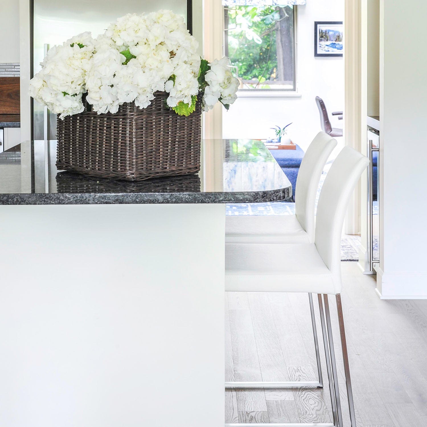 TRICA FURNITURE CURVO STOOL