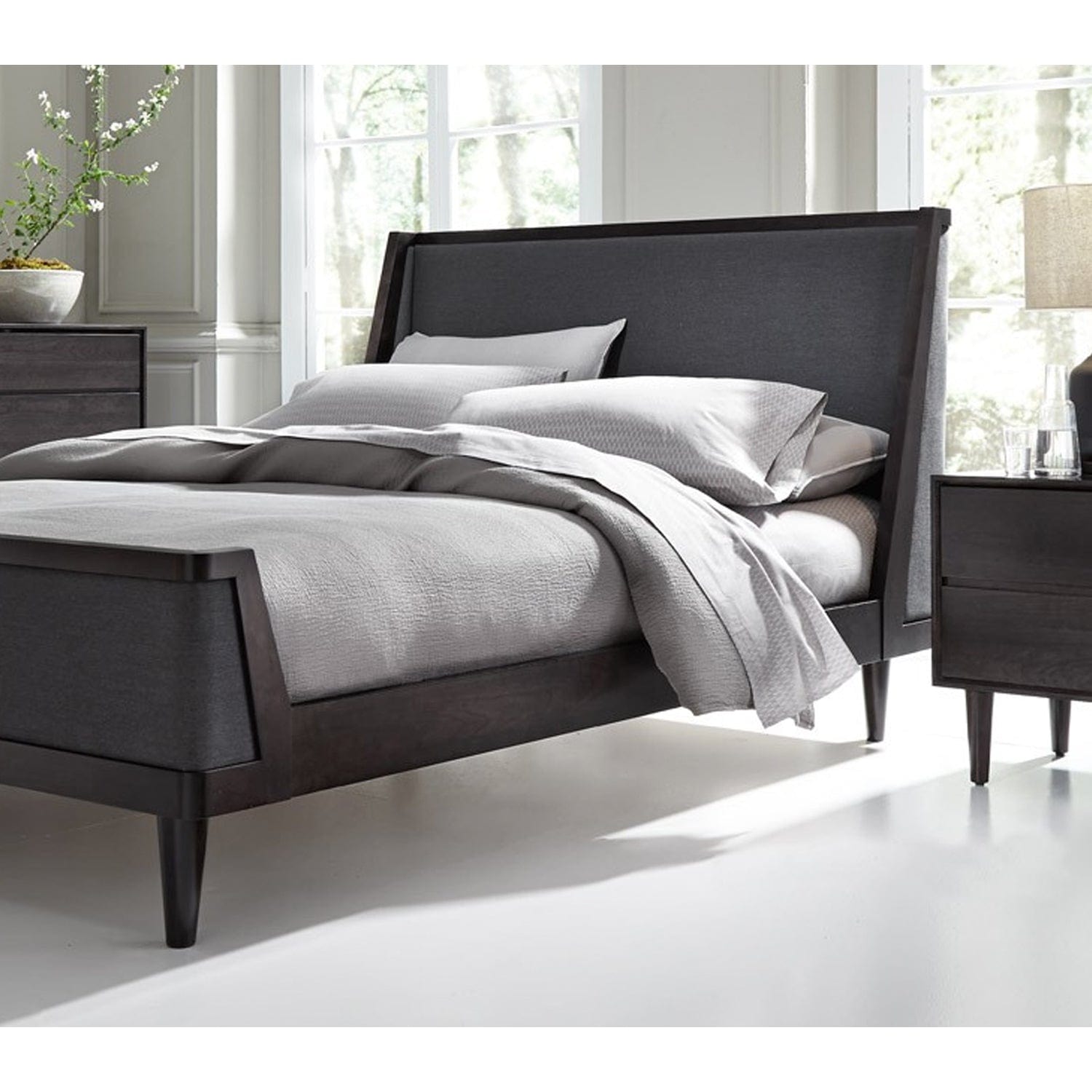 WEST BROTHERS FURNITURE JENSEN SHELTER BED W/ FOOTBOARD