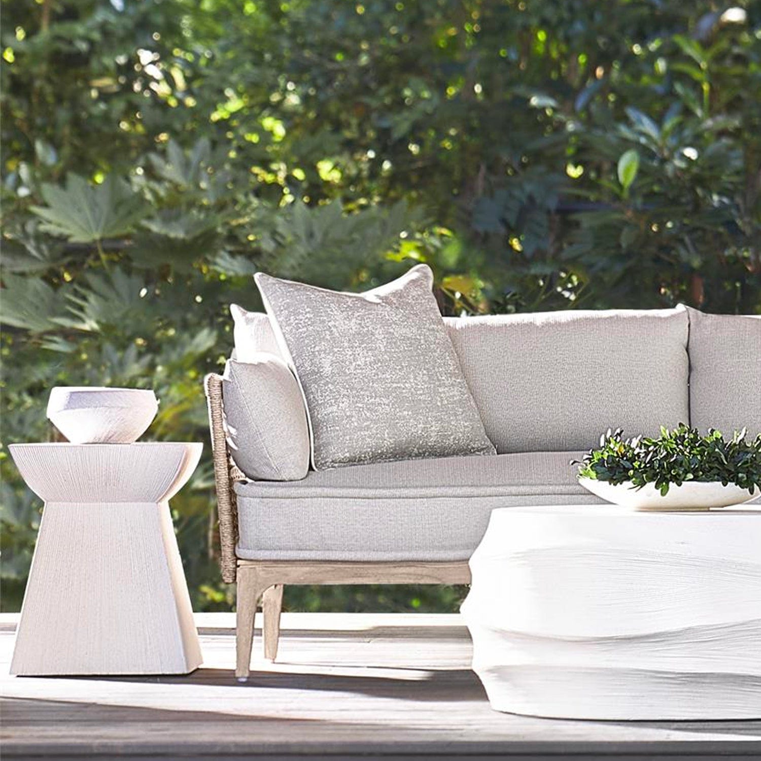 BERNHARDT CASITAS END TABLE