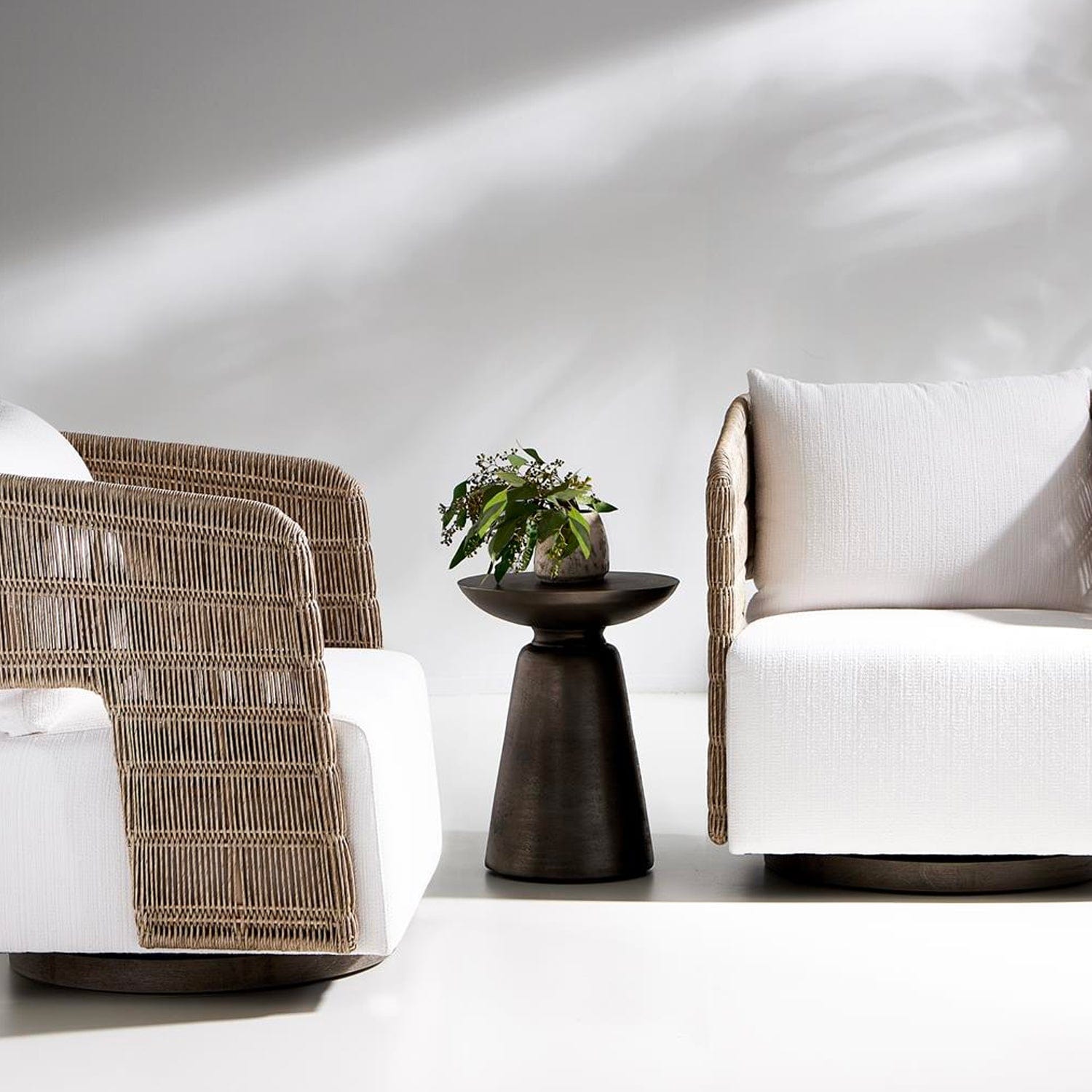 BERNHARDT CATALAN END TABLE