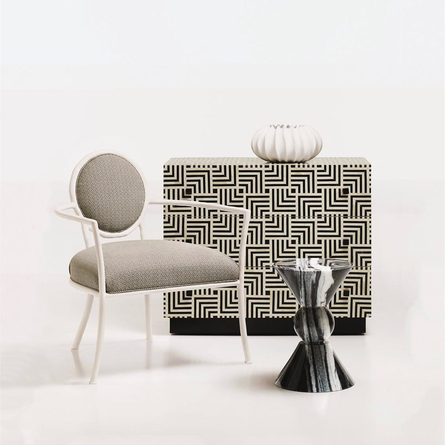 BERNHARDT JAX DRINK TABLE