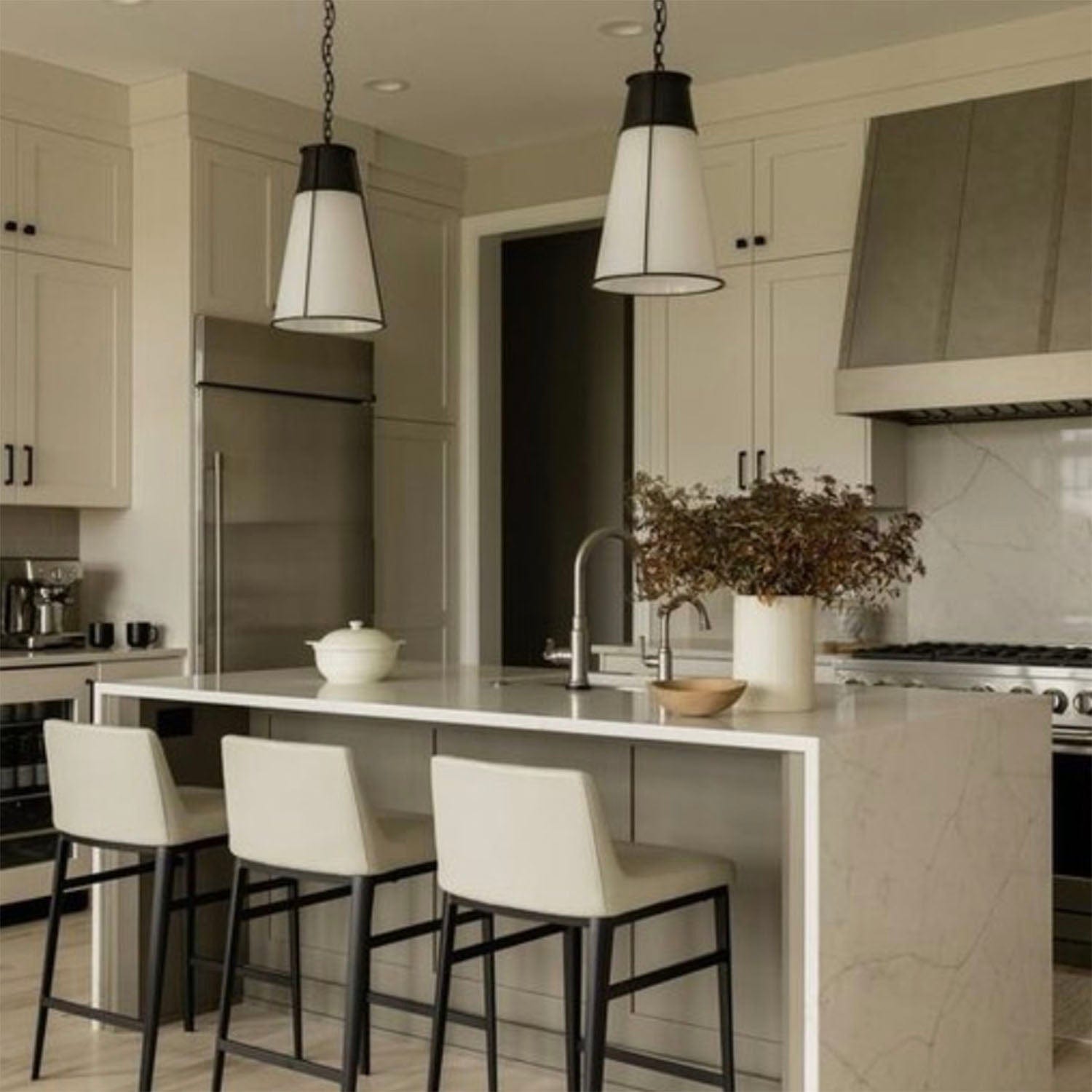 VISUAL COMFORT ROBINSON LARGE PENDANT