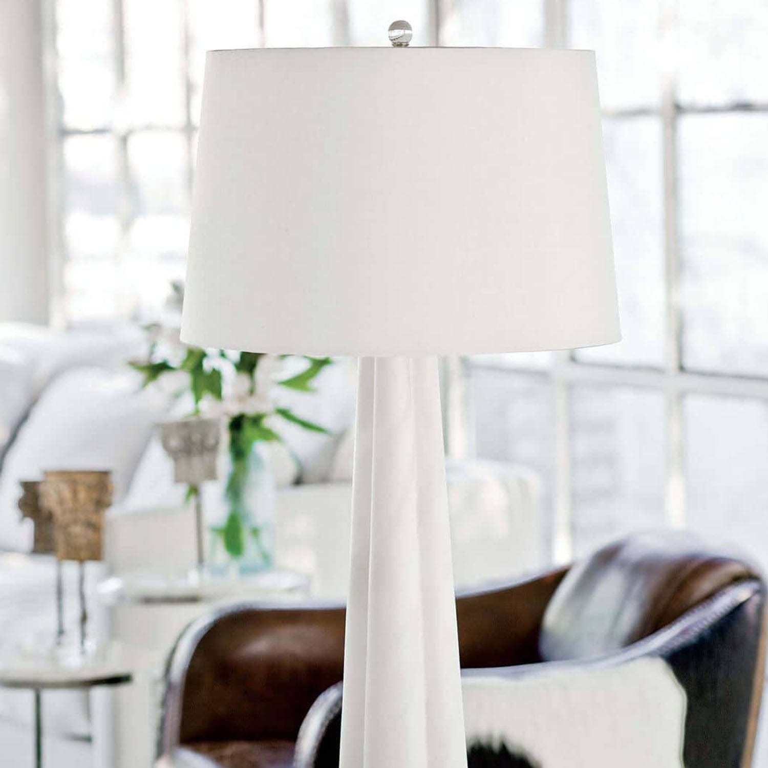 REGINA ANDREW DESIGN ALABASTER QUATREFOIL TABLE LAMP