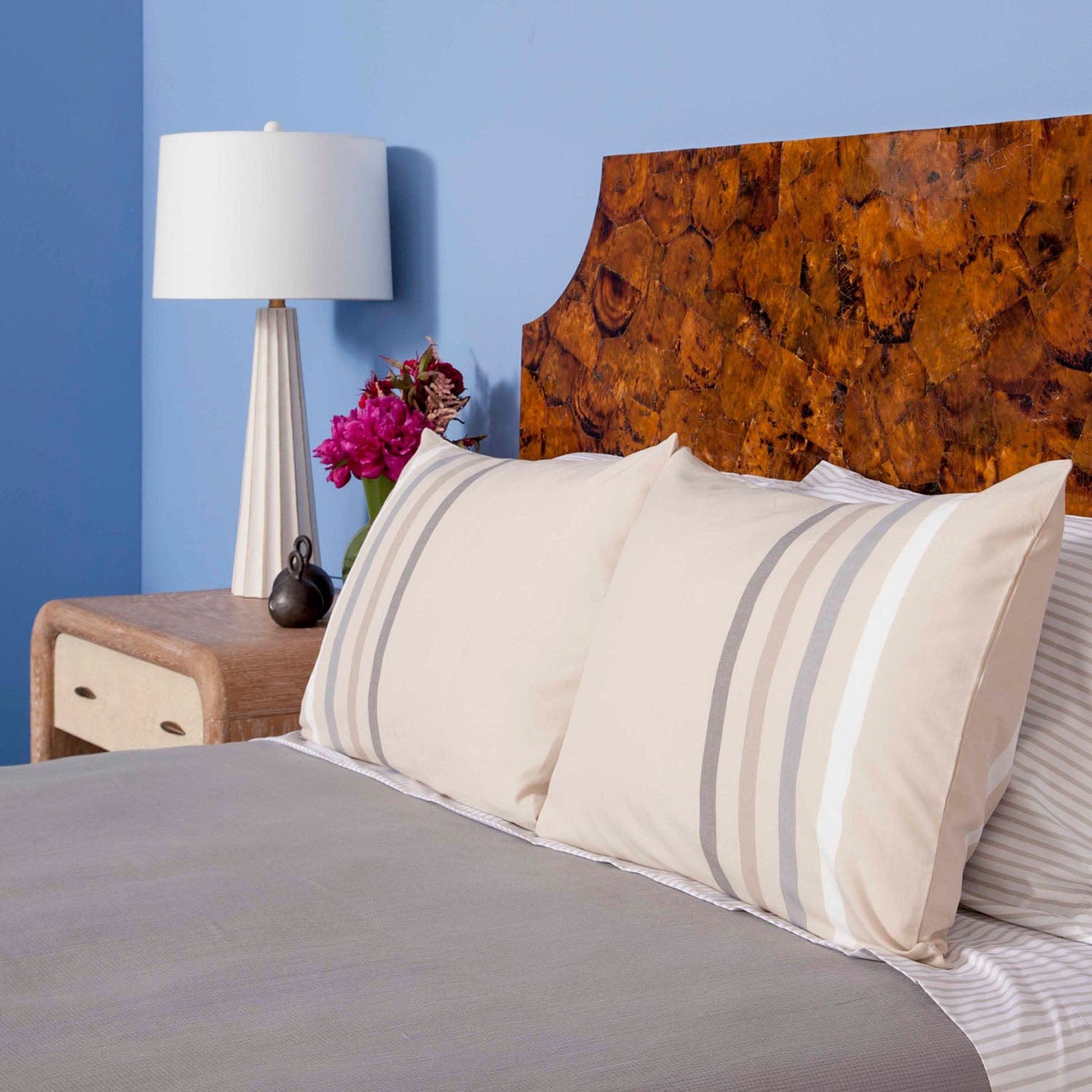 MADE GOODS NOVA TABLE LAMP