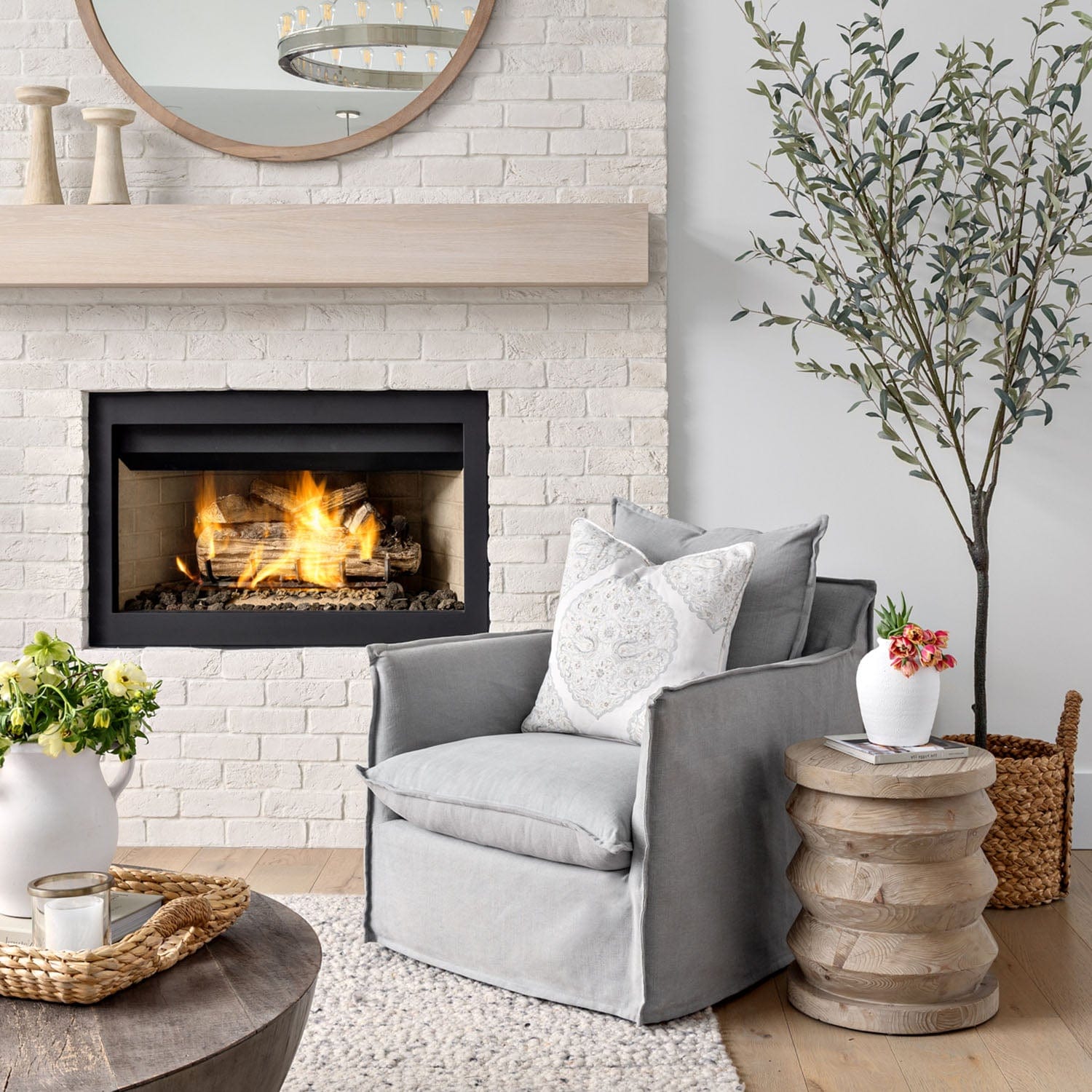 LEE INDUSTRIES TRAE SLIPCOVERED SWIVEL CHAIR