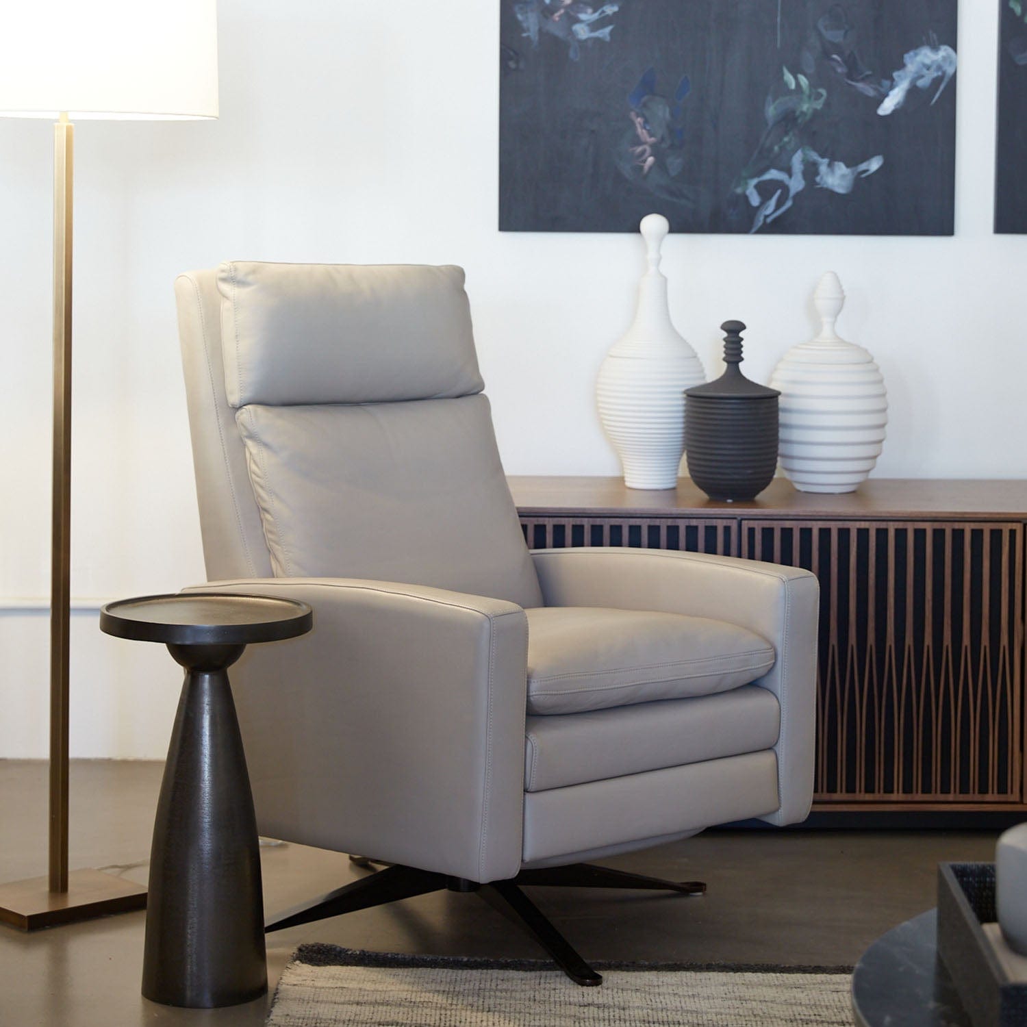 BERNHARDT RADNOR DRINK TABLE