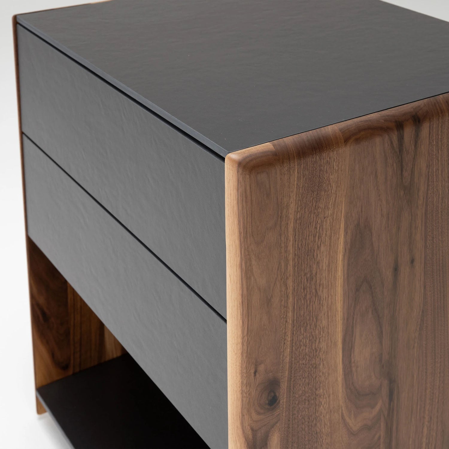 HORIZON NIGHTSTAND