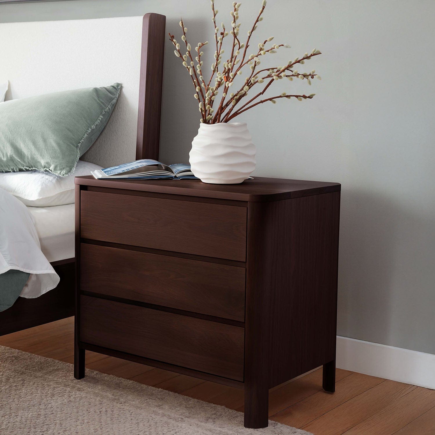 CURVA BEDSIDE CHEST
