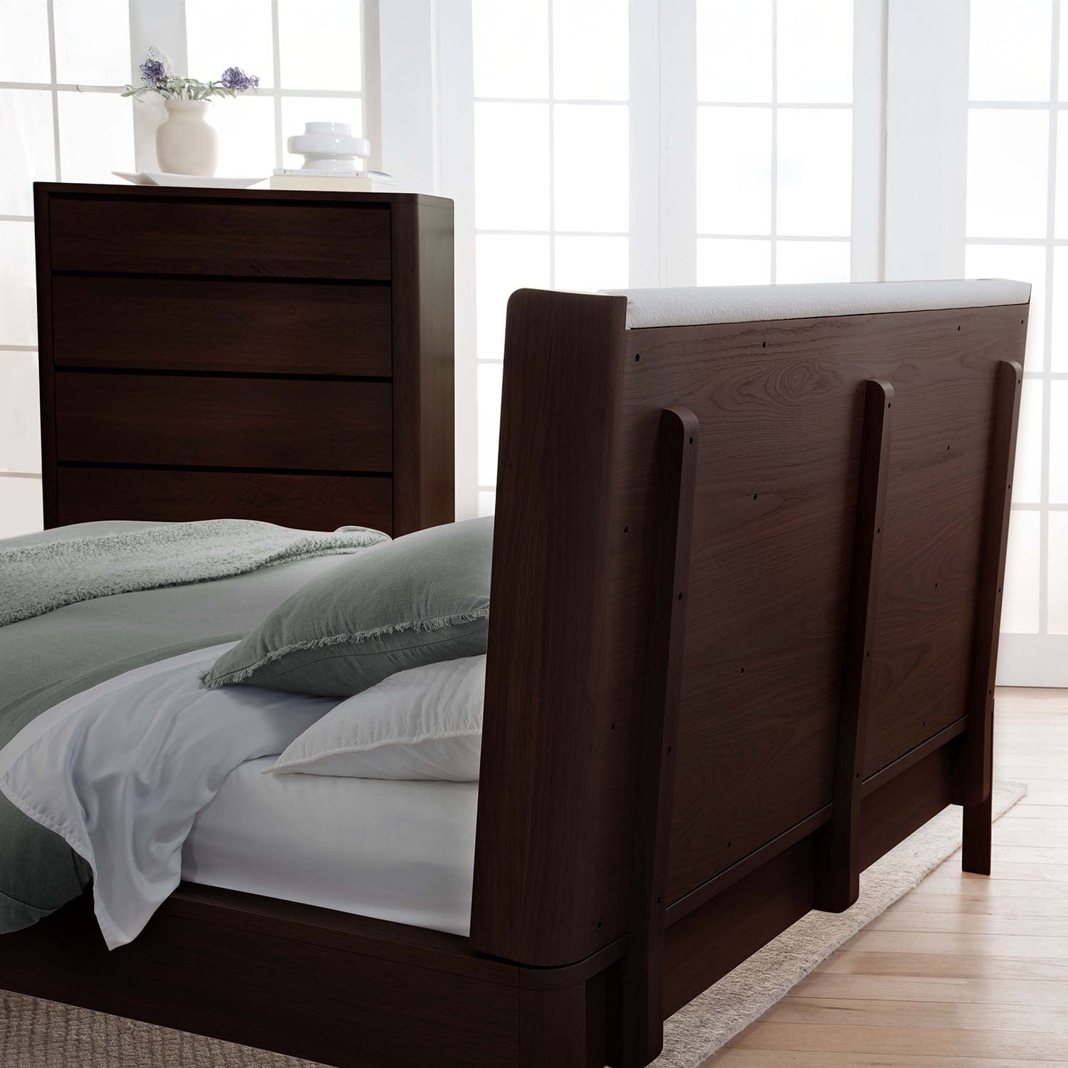 CURVA WOOD PANEL BED