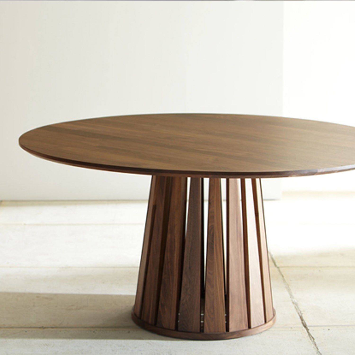 PHASE DINING TABLE