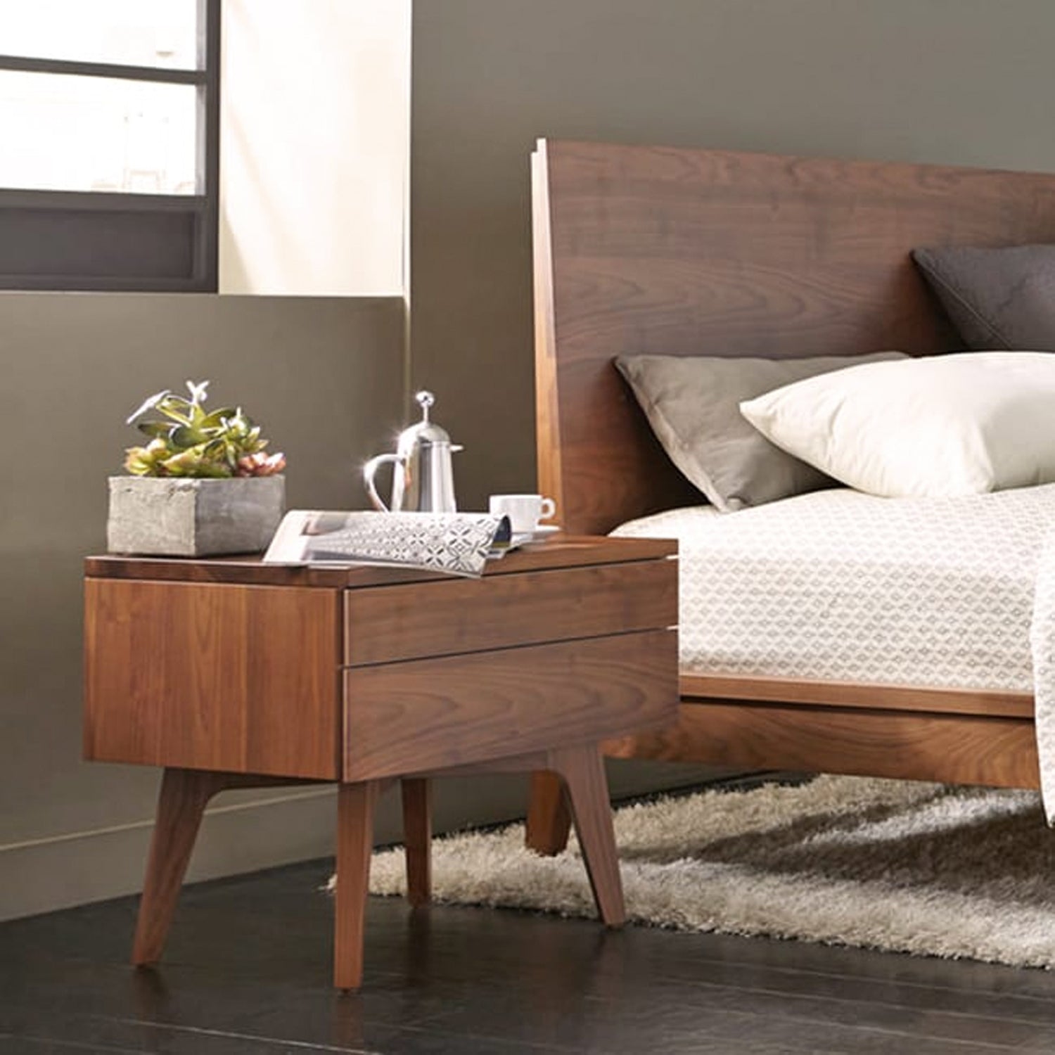 SERRA NIGHT TABLE